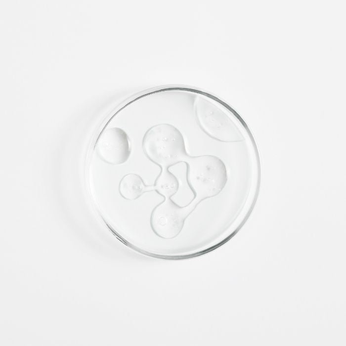 INGREDIËNT-HYALURONZUUR-OP-BEKER
